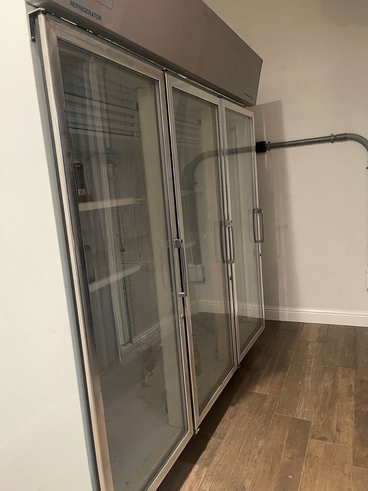 Turn Key Bar & Apartment in Riverdale, CA: 5020 19 1/2 Ave, Riverdale, CA 93656